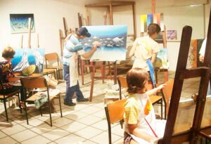 Leia mais sobre o artigo Formação em Desenho e Pintura para adultos e crianças
